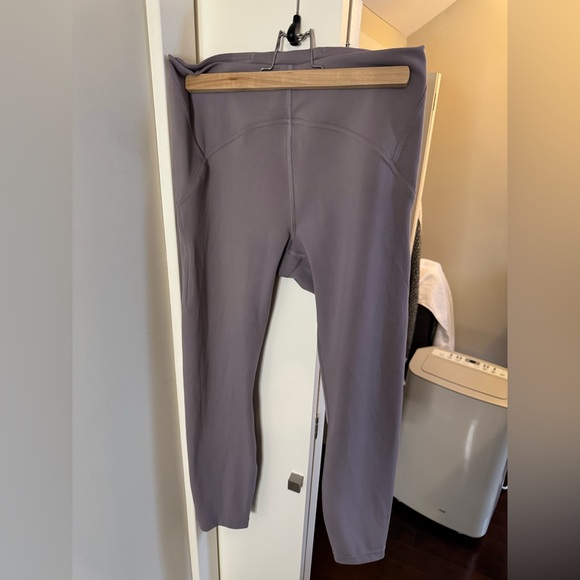 LULULEMON SIZE 10 INSTILL H/R 25”/ violet verbena - Picture 11 of 12